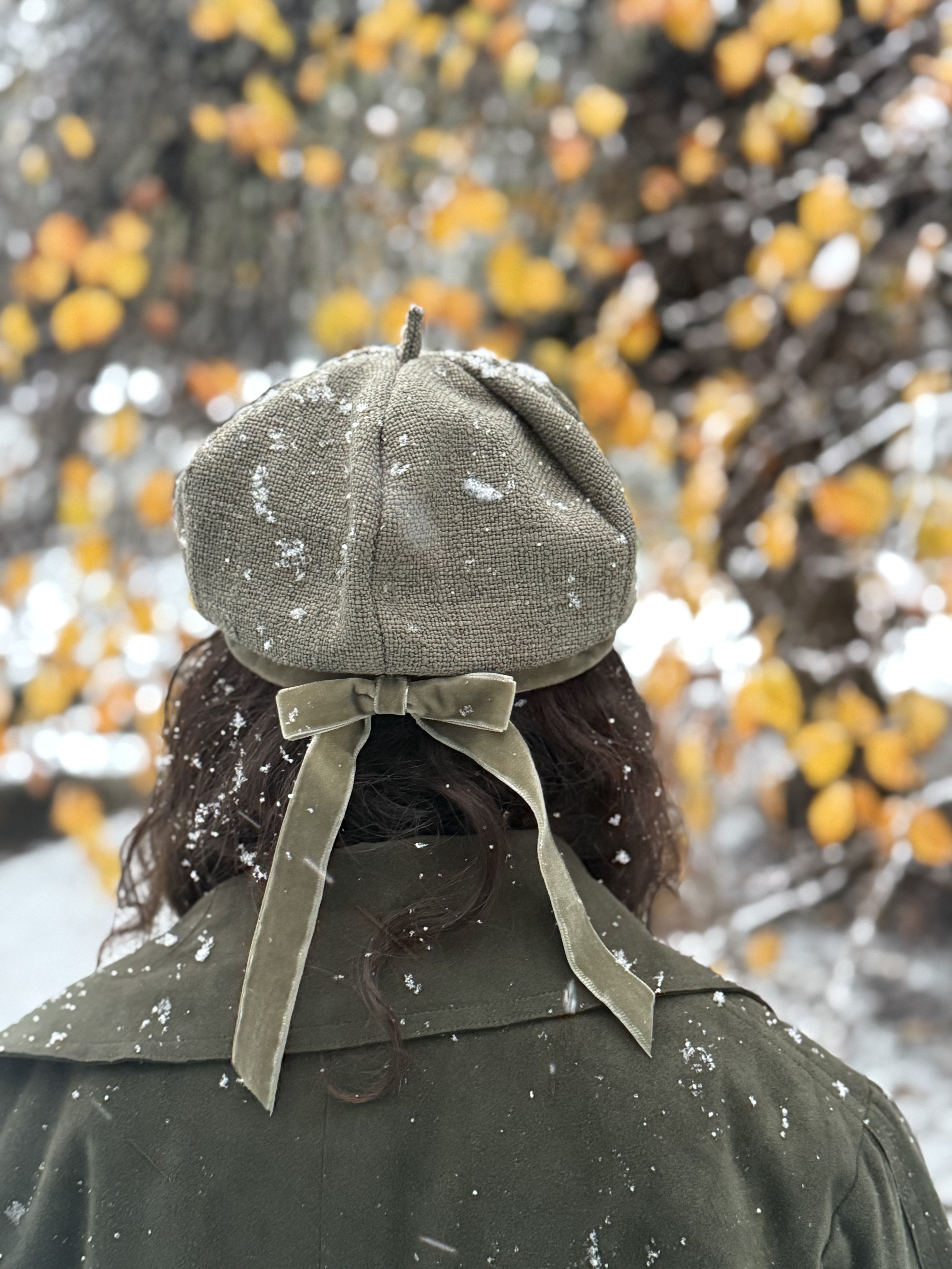 Amelie beret in moss green wool blend