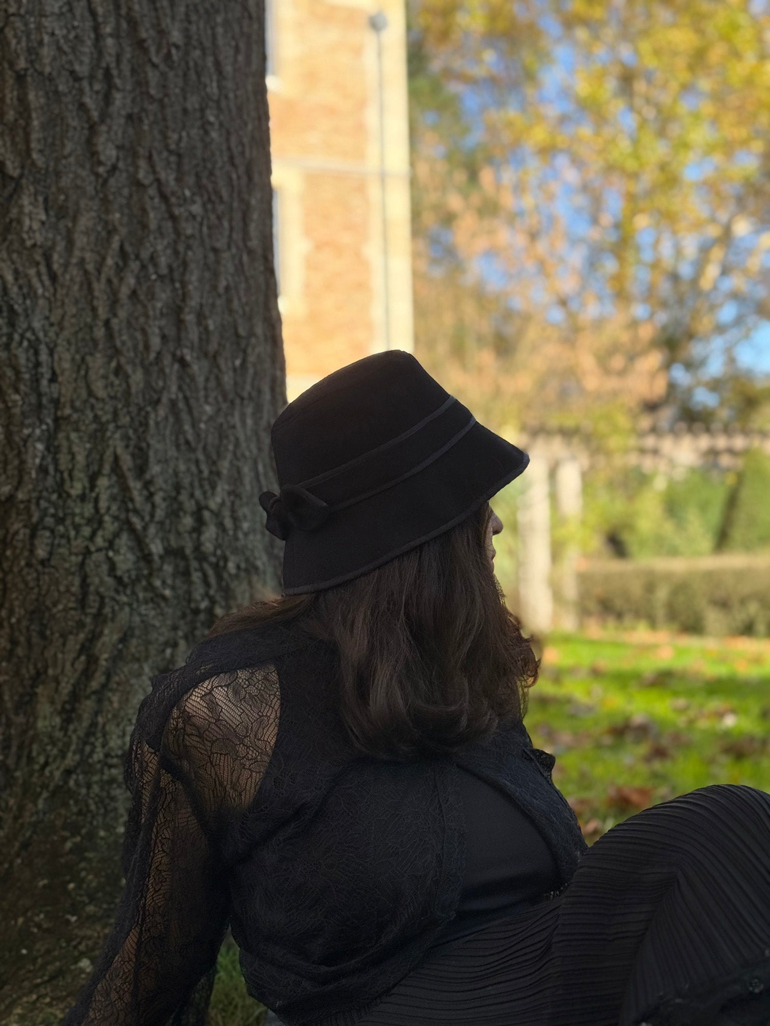 Maya cloche hat in black wool
